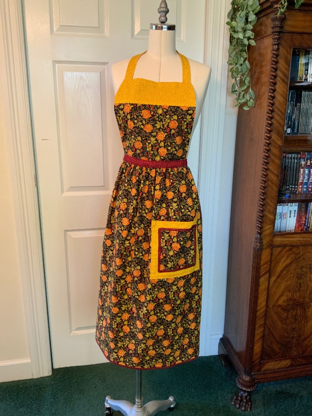 100% Cotton Apron - Fall Berries with large pocket